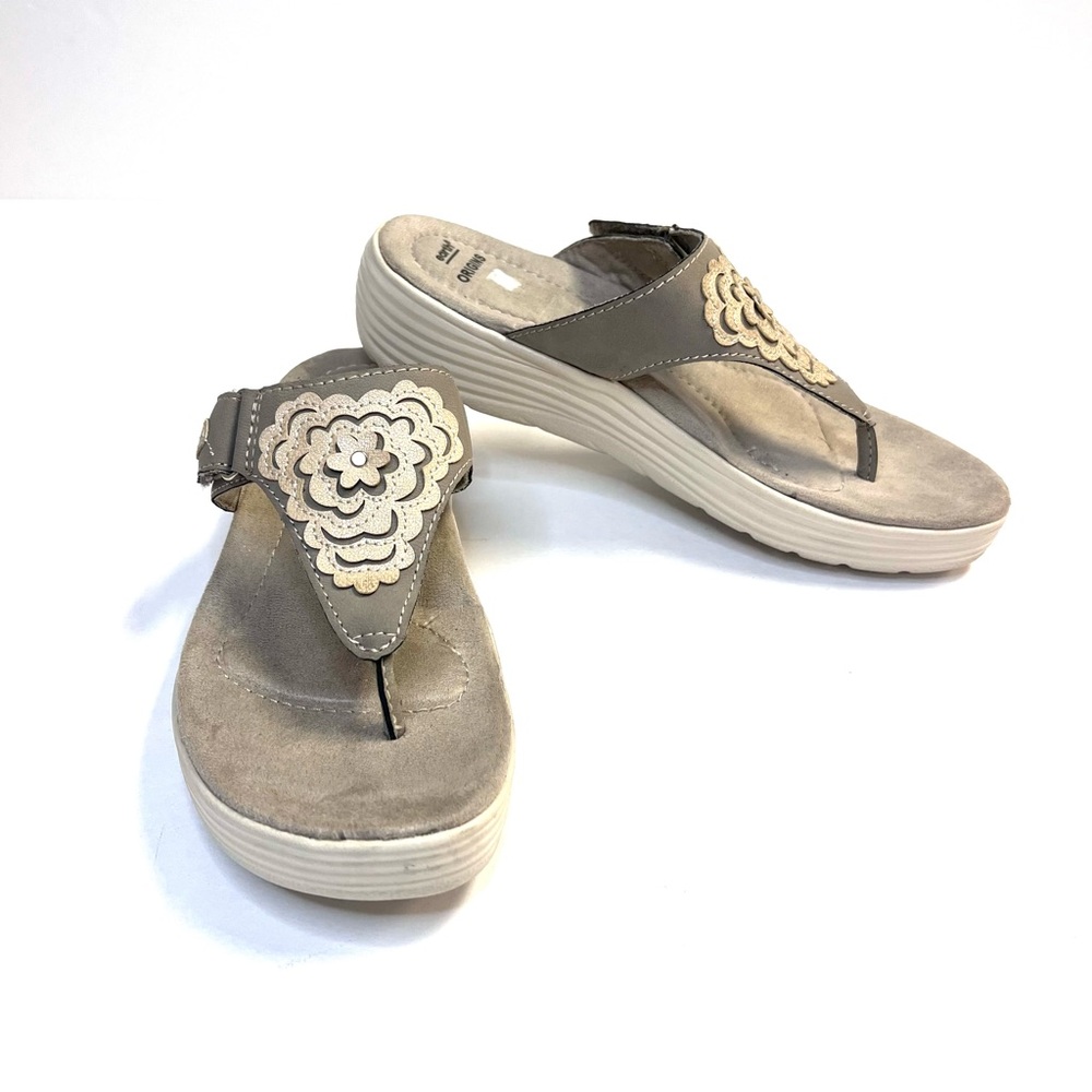 Earth Origins Willow Glenda Taupe Platform Thong Sandals